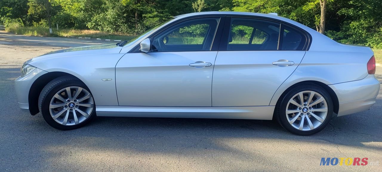 2009' BMW 3 Series photo #5