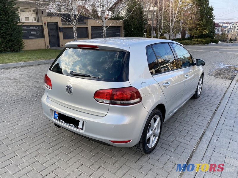 2010' Volkswagen Golf photo #4