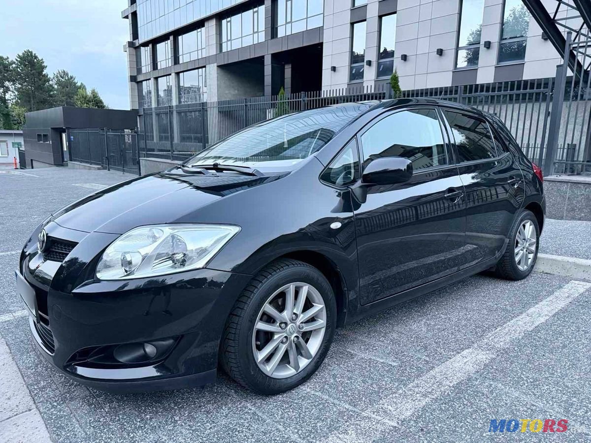 2008' Toyota Auris photo #1