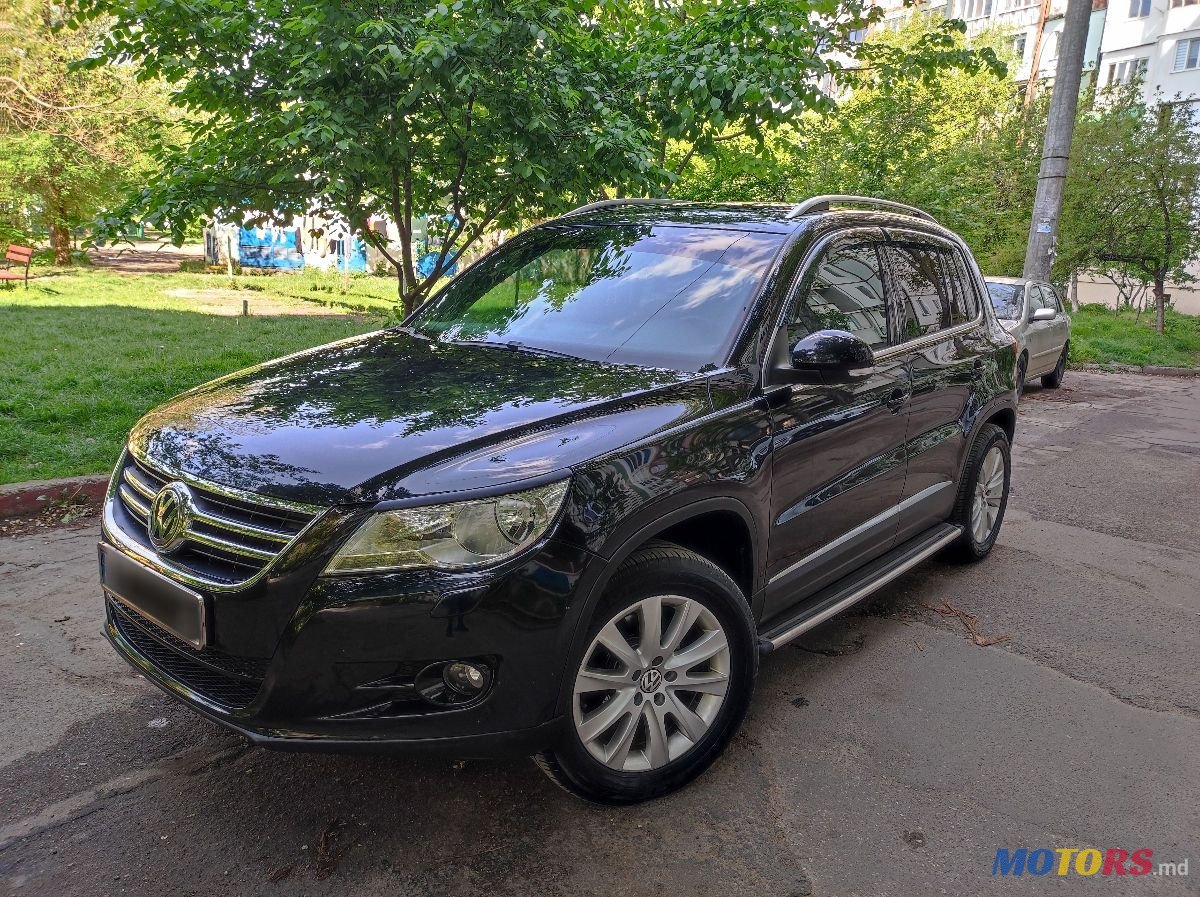 2009' Volkswagen Tiguan photo #2