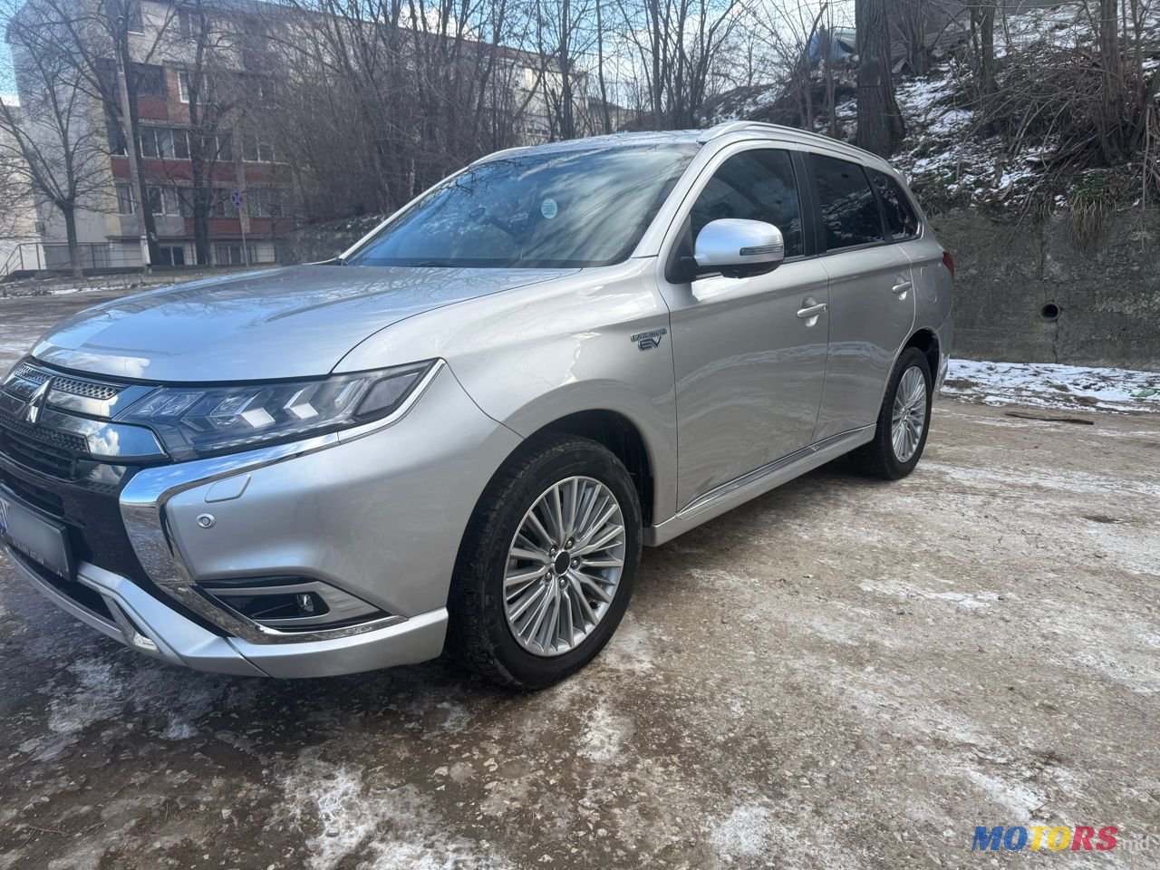 2018' Mitsubishi Outlander photo #2