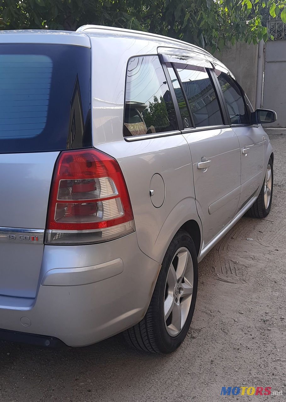 2009' Opel Zafira photo #2