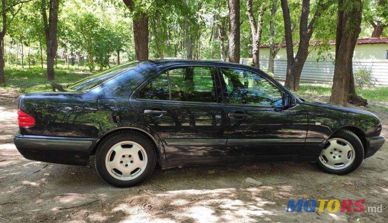 1998' Mercedes-Benz E photo #1