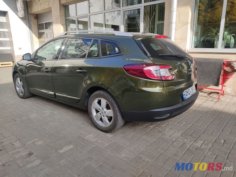 2012' Renault Megane photo #3