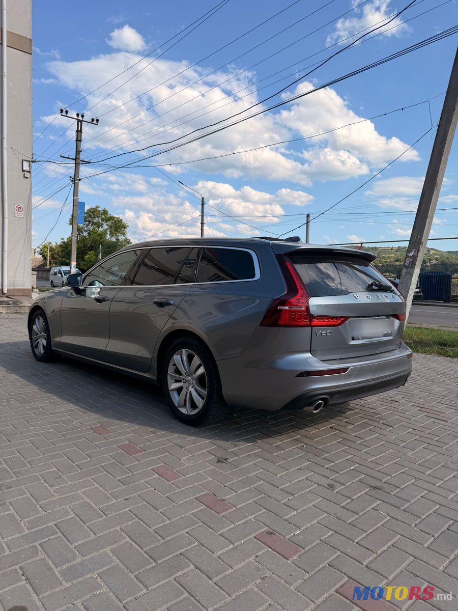 2019' Volvo V60 photo #2