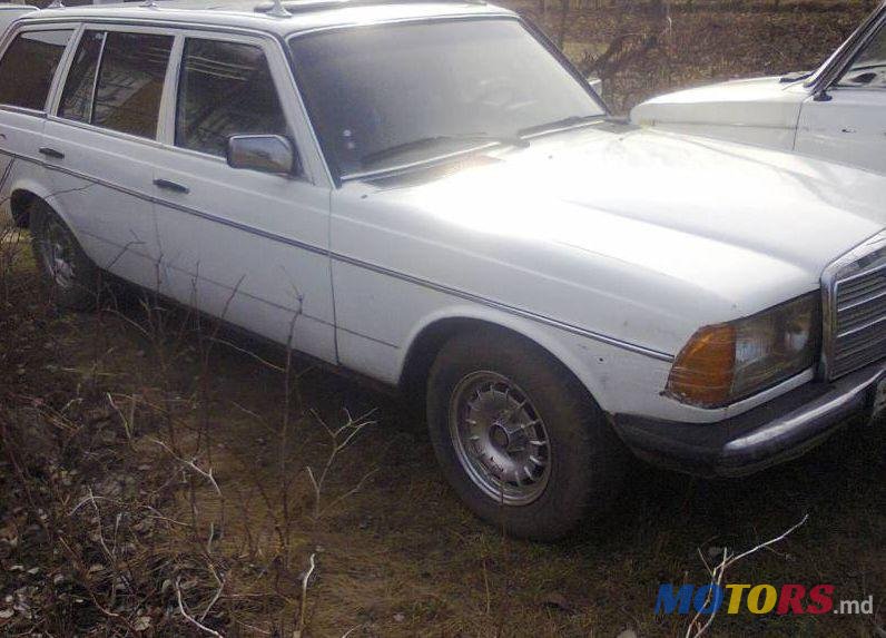 1981' Mercedes-Benz 123 photo #1