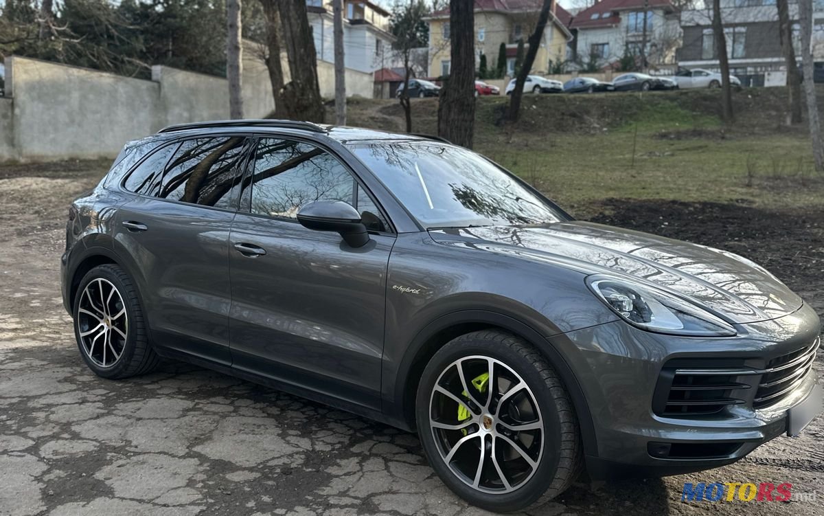 2019' Porsche Cayenne photo #1