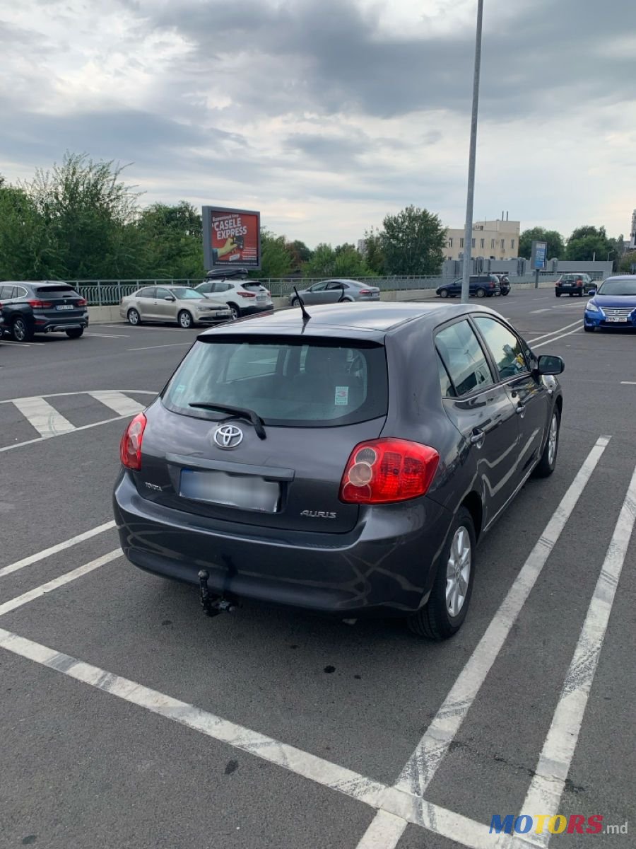2009' Toyota Auris photo #4