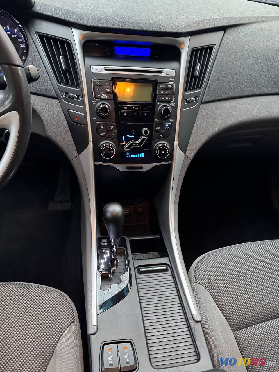 2011' Hyundai Sonata photo #5