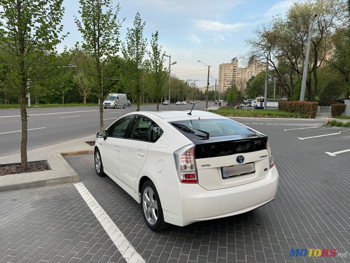 2011' Toyota Prius photo #4