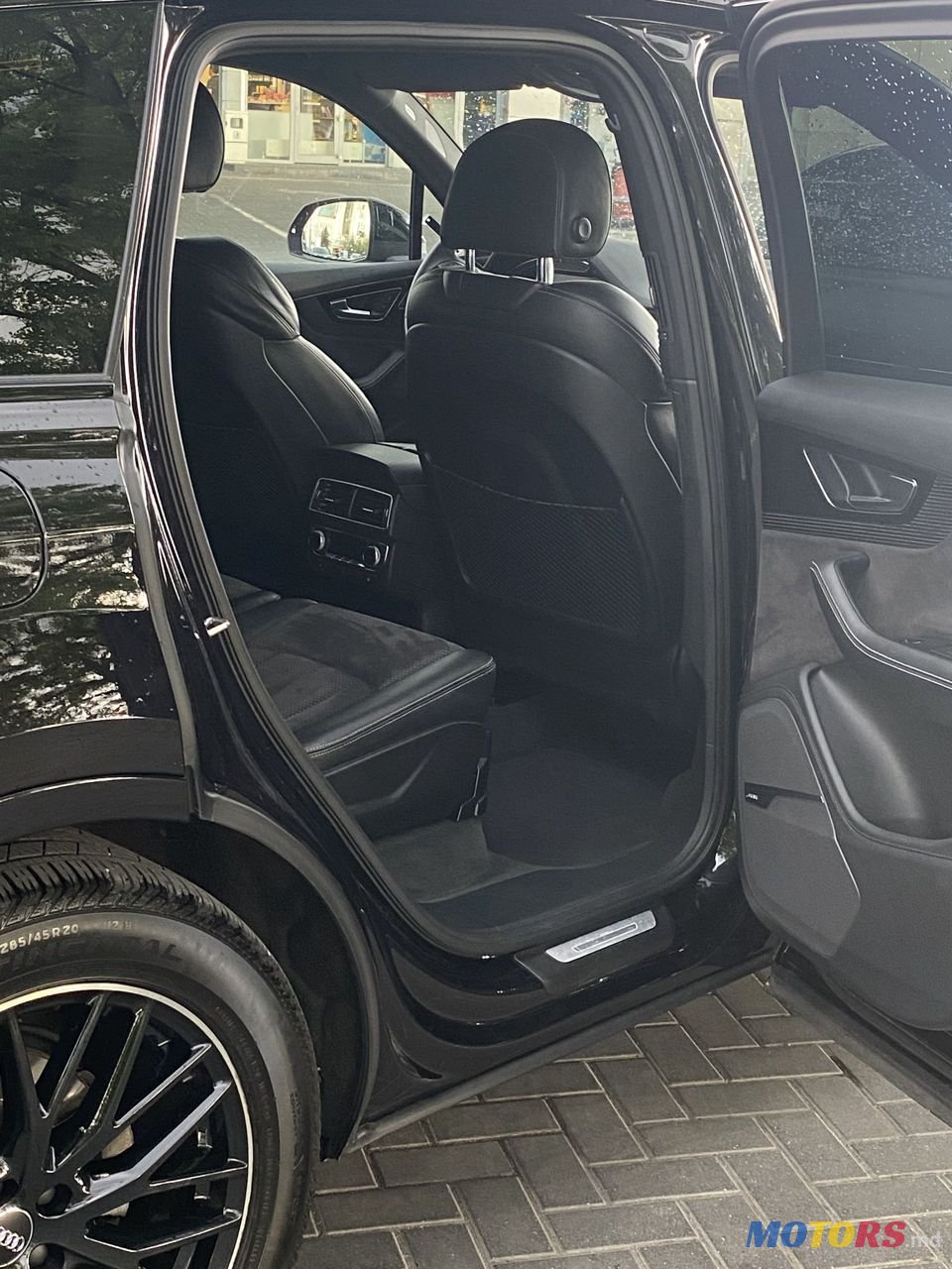 2018' Audi Q7 photo #5