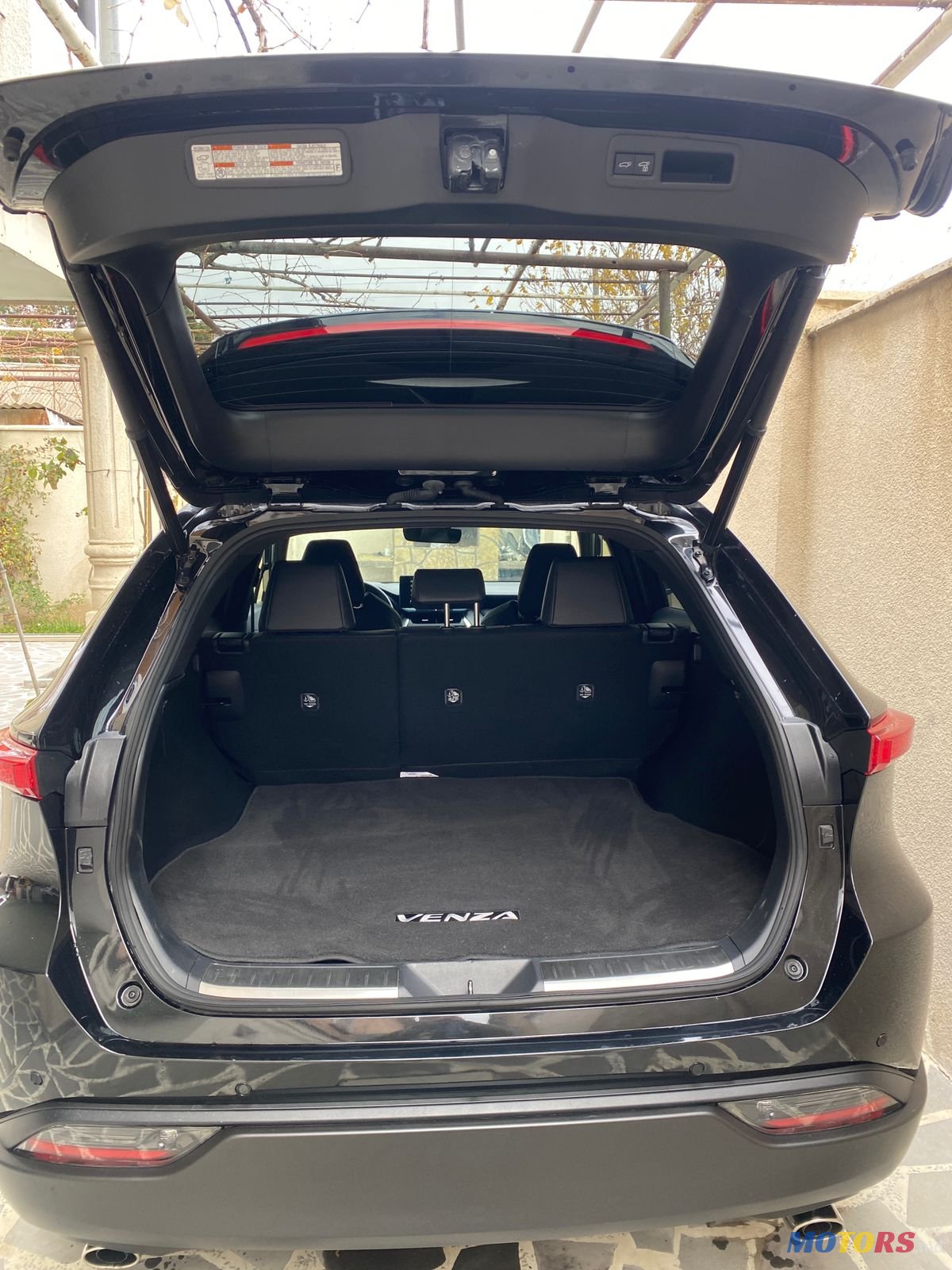 2020' Toyota Venza photo #7