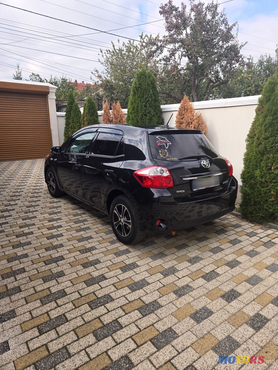 2011' Toyota Auris photo #5