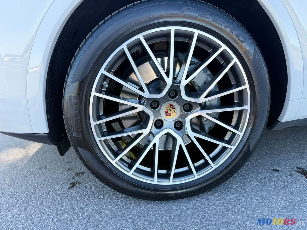 2022' Porsche Cayenne Coupe photo #6