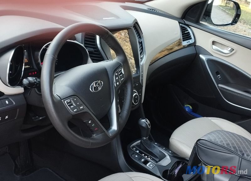 2014' Hyundai Santa Fe photo #4