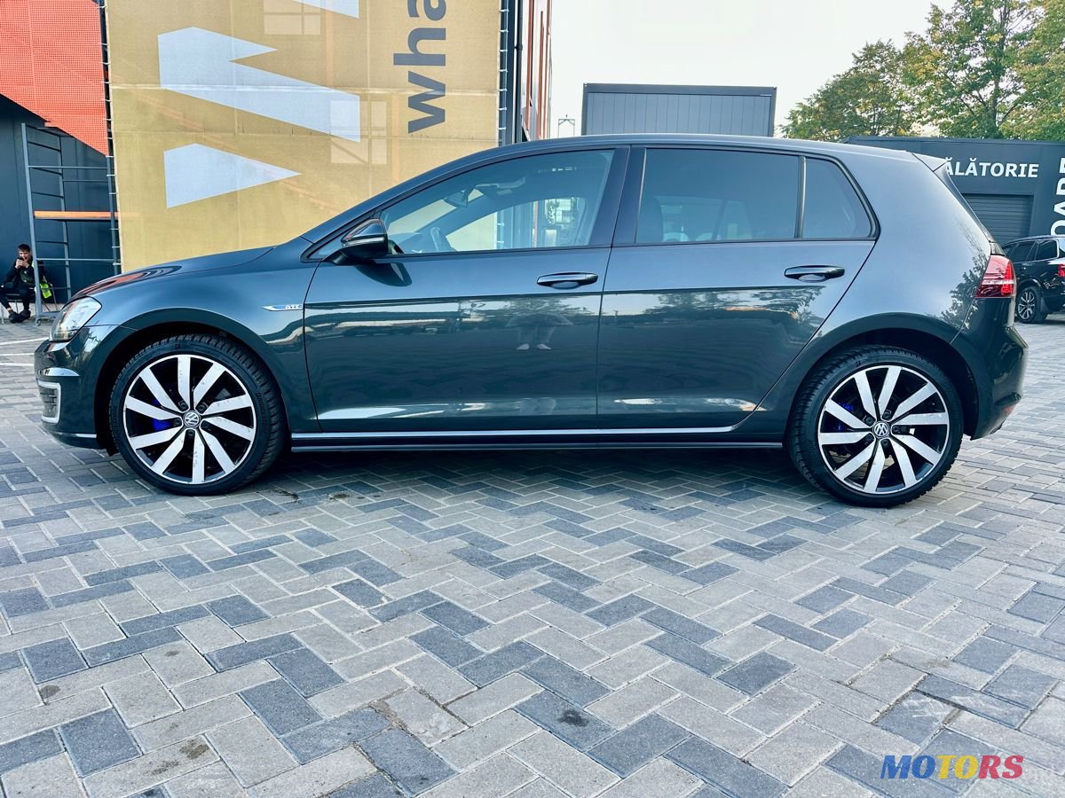 2015' Volkswagen Golf photo #2
