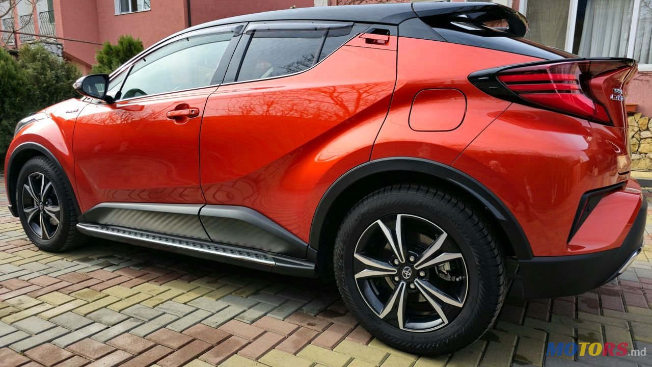 2020' Toyota C-HR photo #3