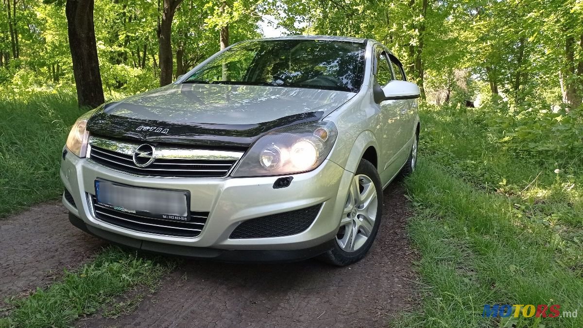 2008' Opel Astra photo #2