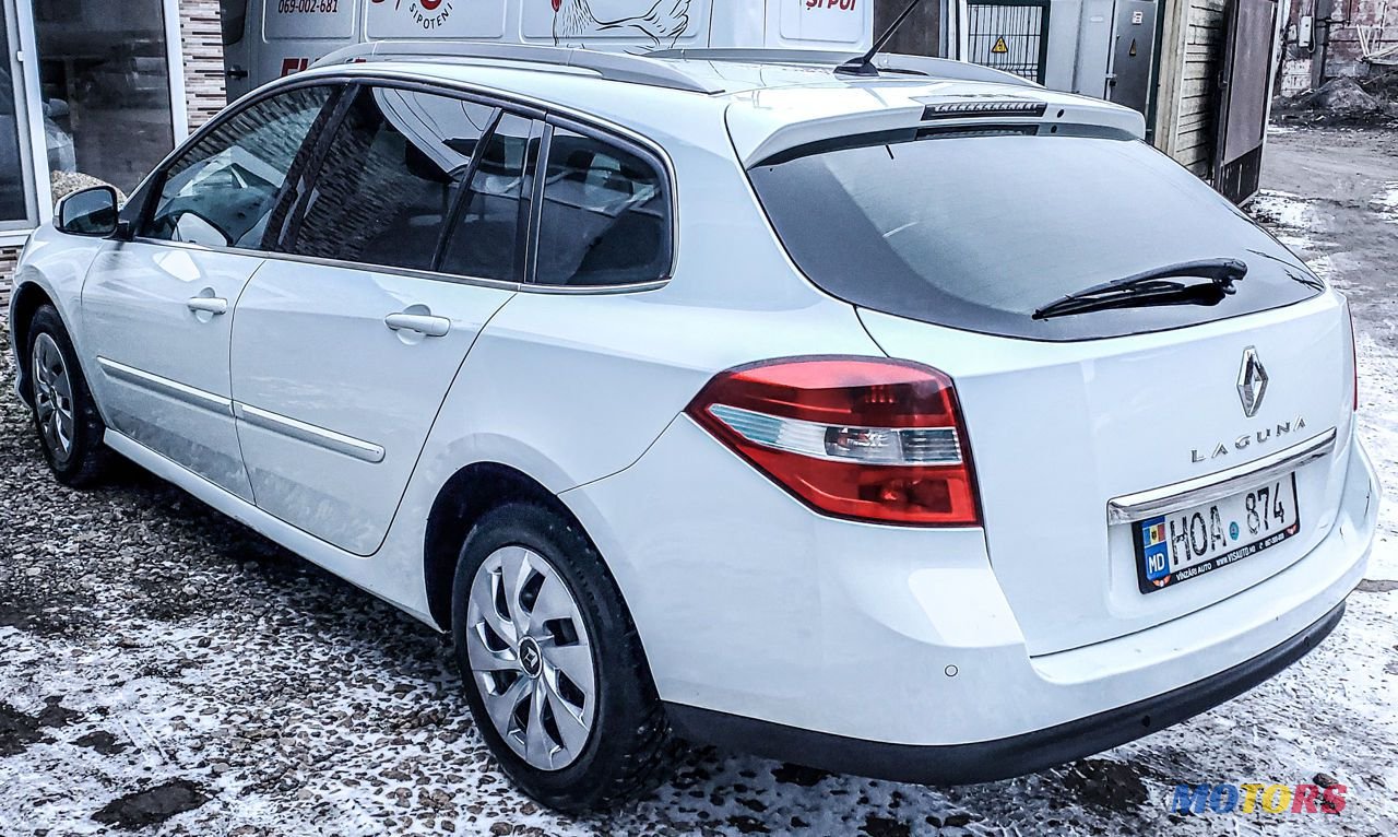 2010' Renault Laguna photo #4