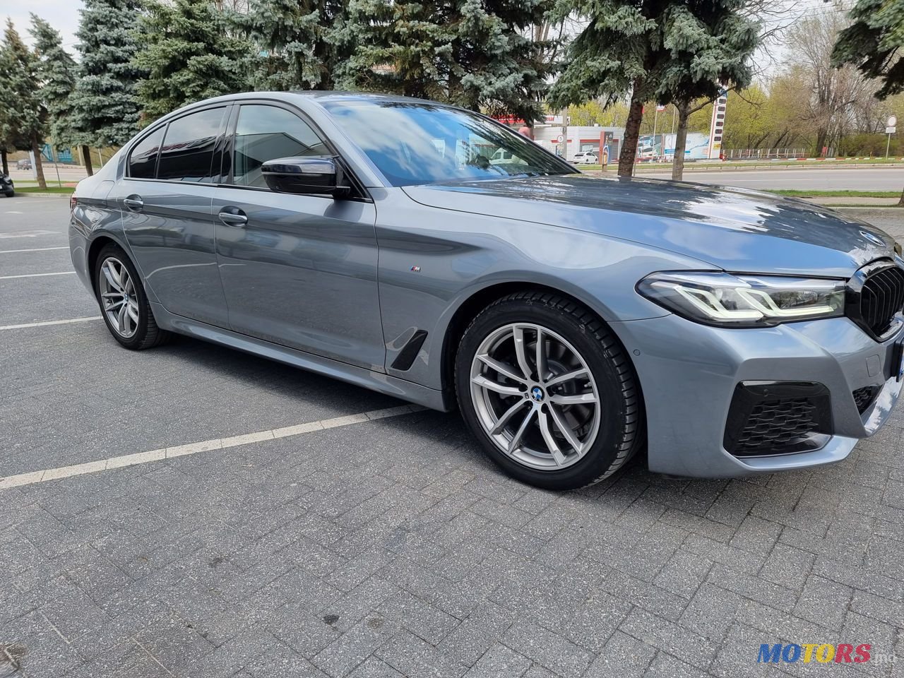 2017' BMW 5 Series photo #3