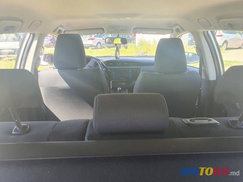 2016' Toyota Auris photo #5