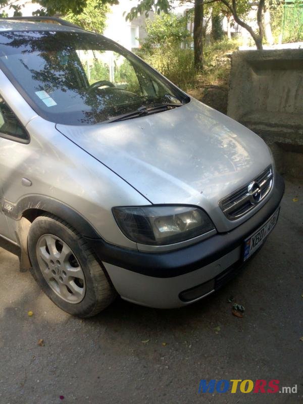 2004' Opel Zafira photo #1