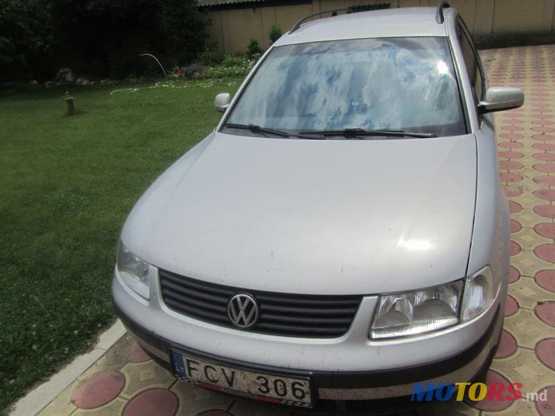 1999' Volkswagen Passat photo #1