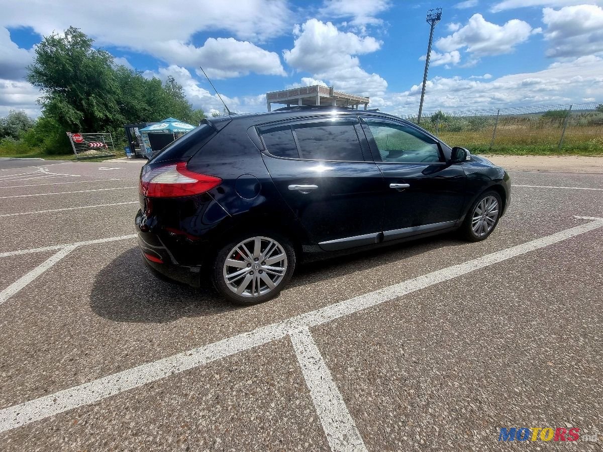2011' Renault Megane photo #6