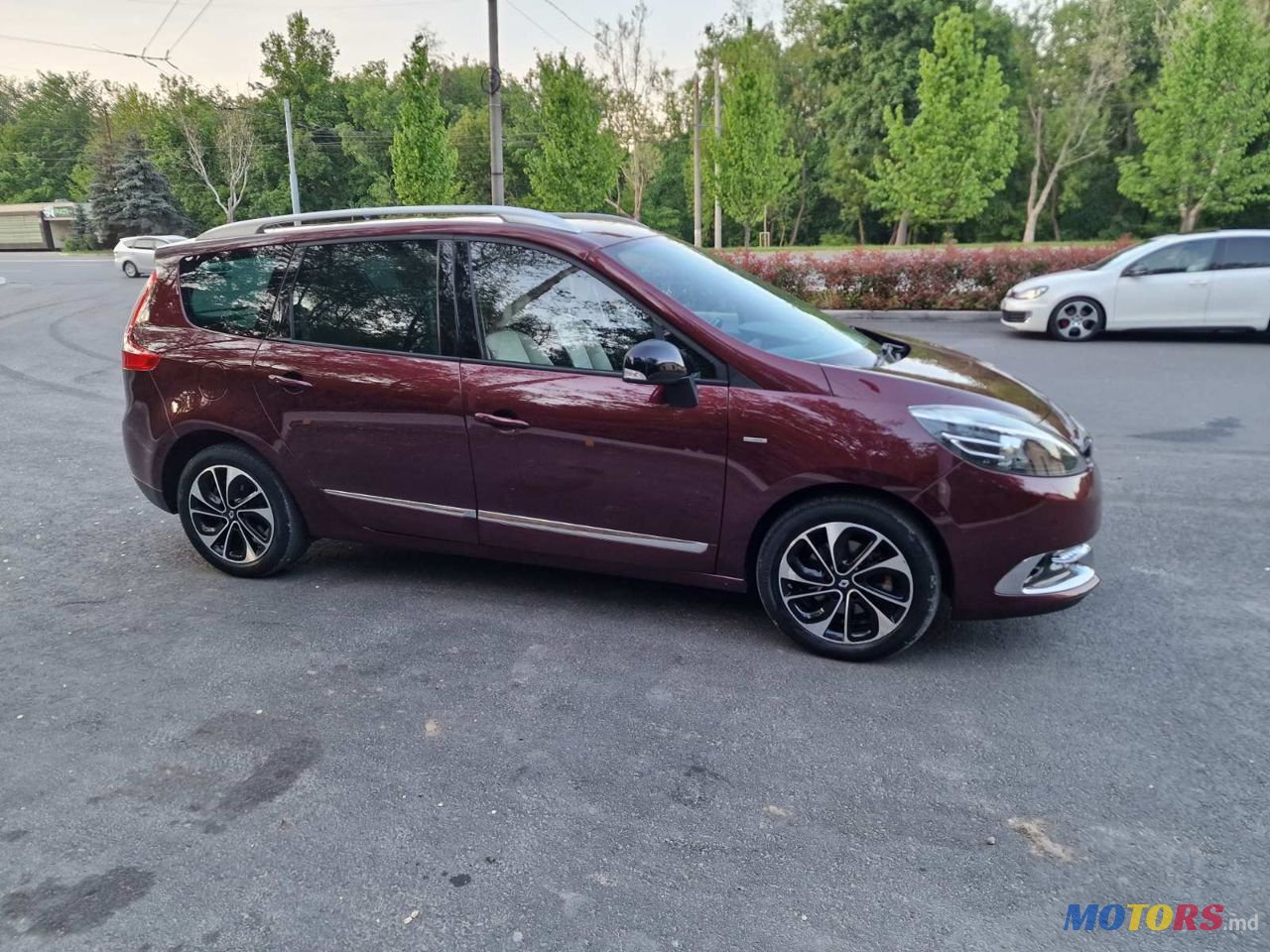 2014' Renault Grand Scenic photo #2