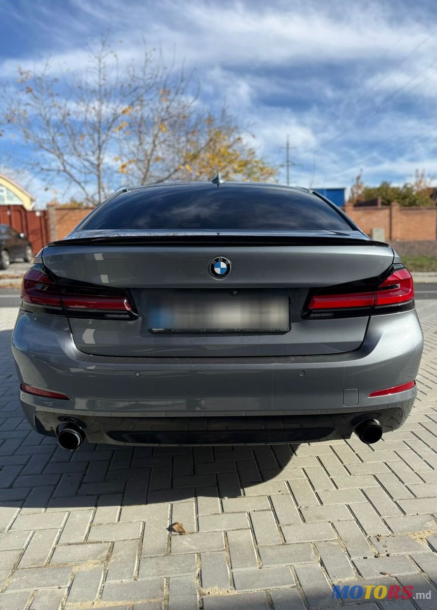2017' BMW 5 Series photo #5