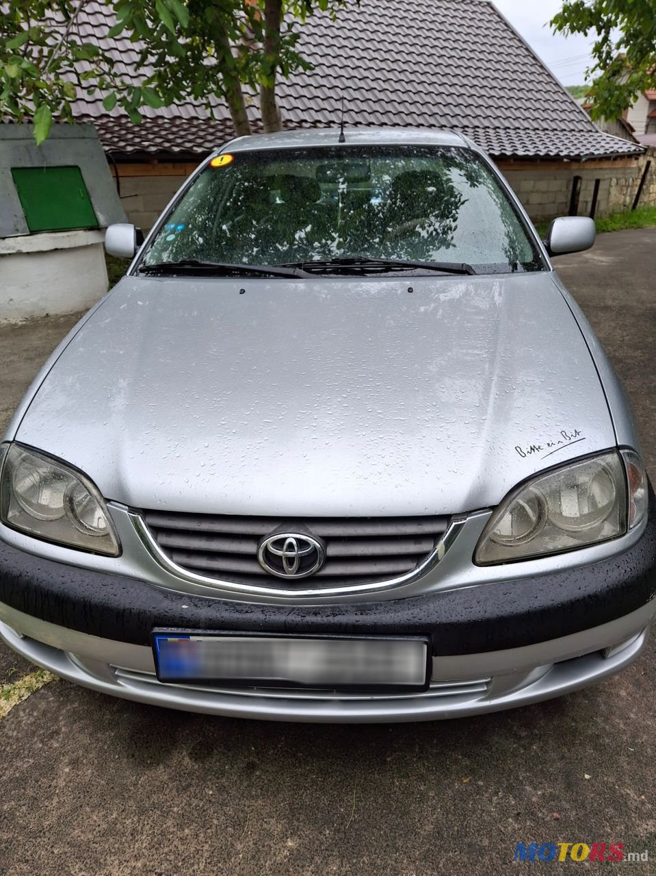 2002' Toyota Avensis photo #1