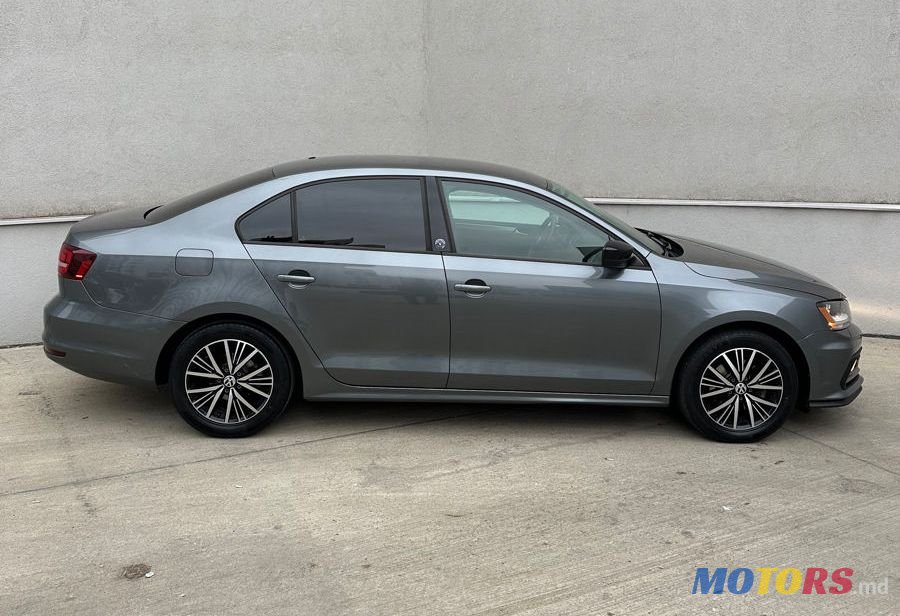 2017' Volkswagen Jetta photo #4