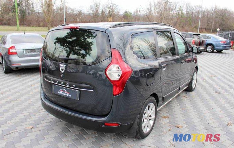 2013' Dacia Lodgy photo #2