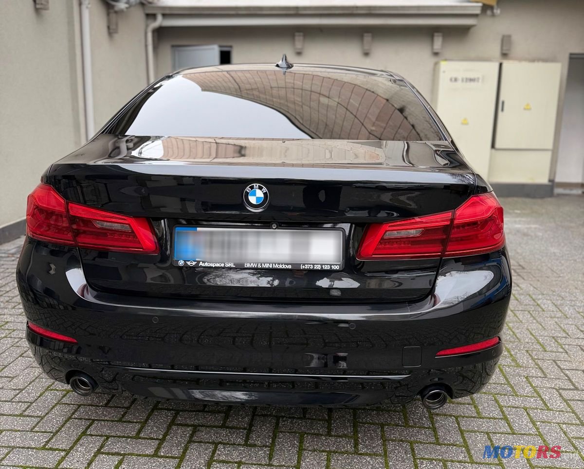 2017' BMW 5 Series photo #5