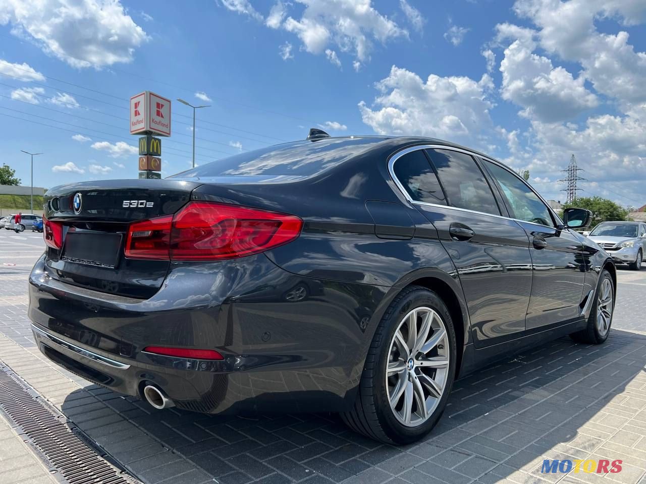 2019' BMW 5 Series photo #3