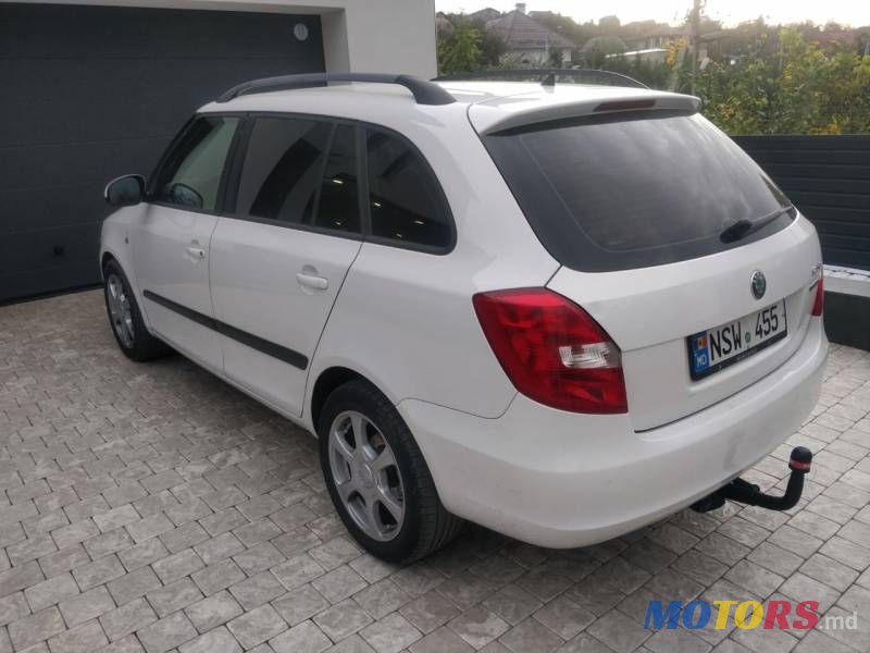 2011' Skoda Fabia photo #4
