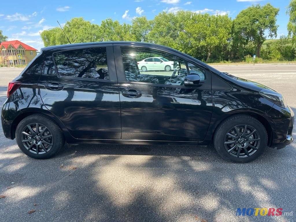 2014' Toyota Yaris photo #5