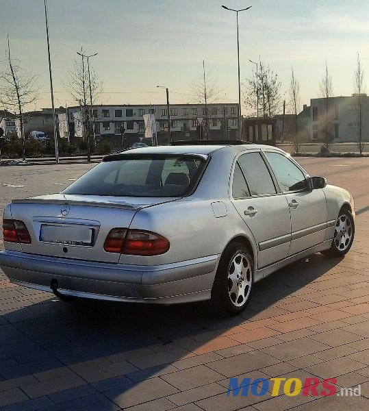 2000' Mercedes-Benz E-Class photo #2