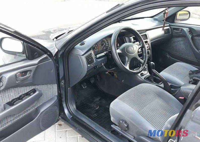 1995' Toyota Carina photo #2