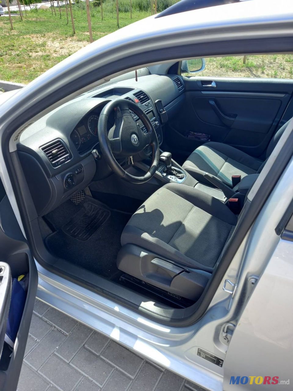 2008' Volkswagen Golf photo #5