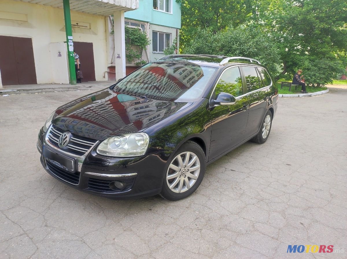 2009' Volkswagen Golf photo #2