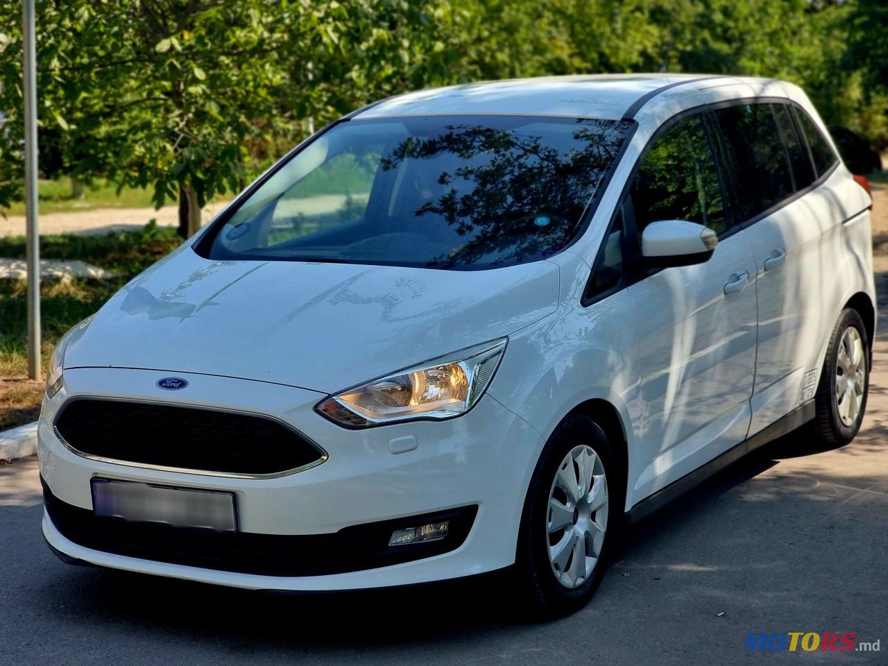 2015' Ford Grand C-MAX photo #2