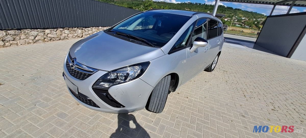 2015' Opel Zafira photo #2