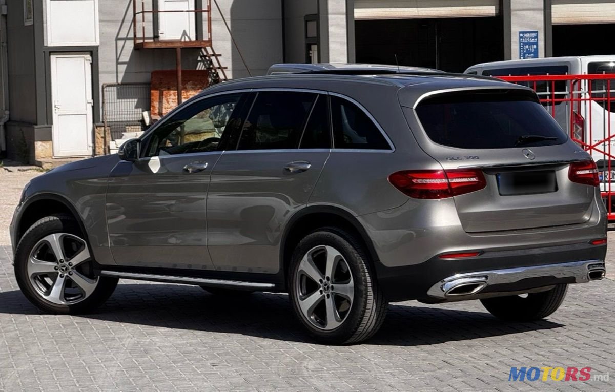 2019' Mercedes-Benz GLC photo #6
