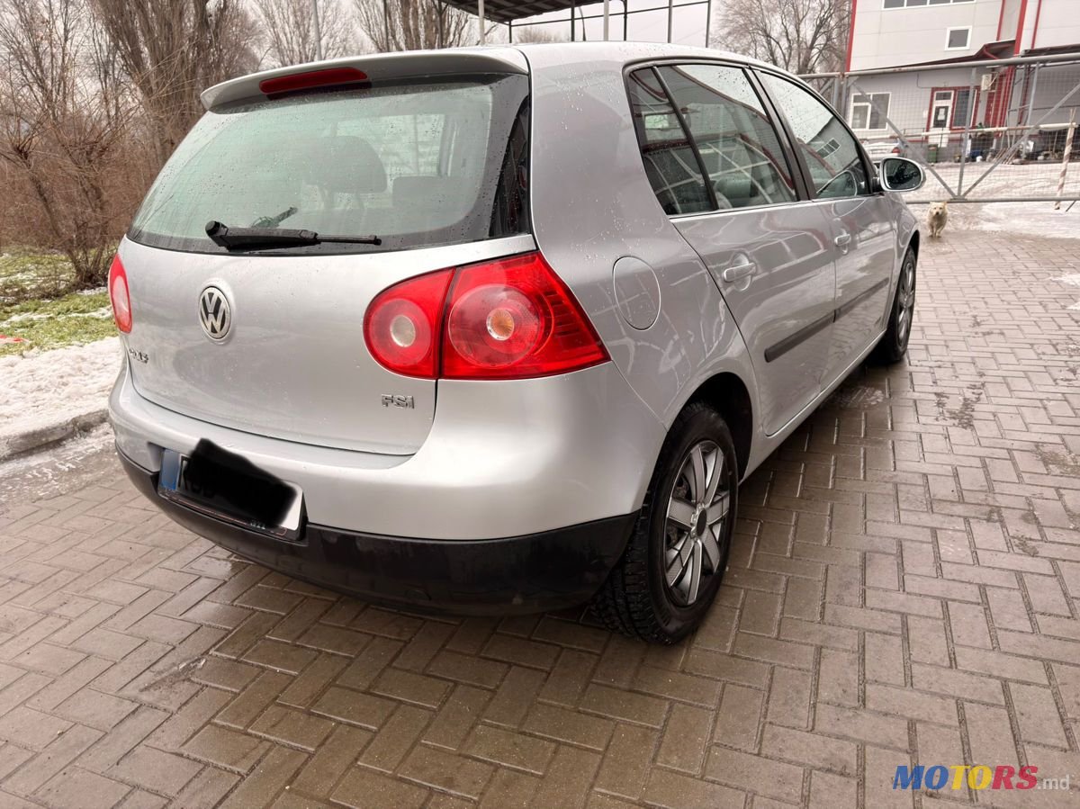 2005' Volkswagen Golf photo #3