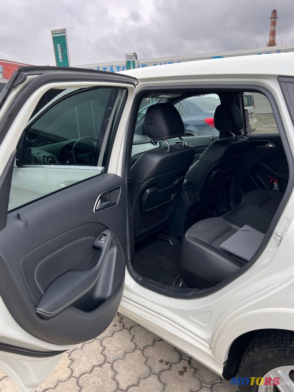 2015' Mercedes-Benz B-Class photo #5