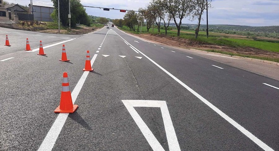 Drumurile extraurbane din Moldova vor avea marcaj longitudinal trasat pe margini