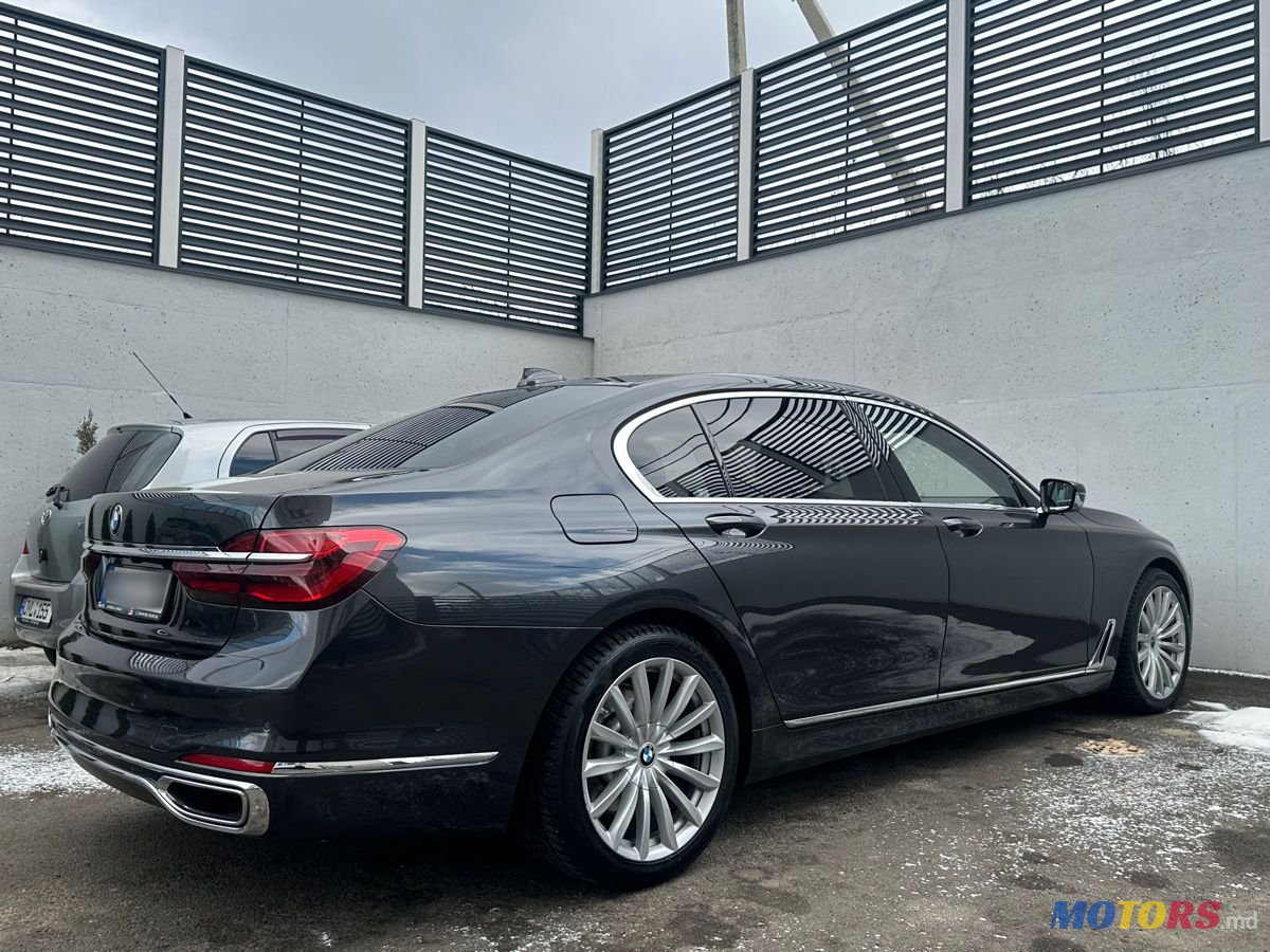 2016' BMW 7 Series photo #5