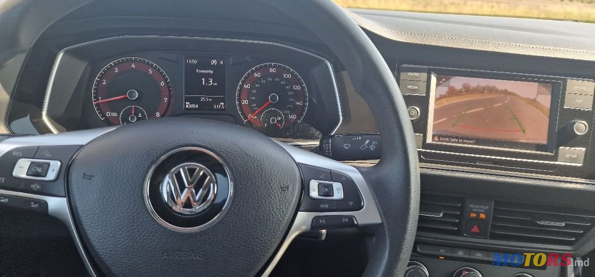 2018' Volkswagen Jetta photo #4