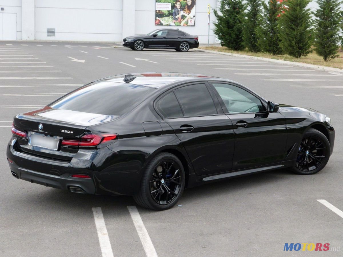 2020' BMW 5 Series photo #2
